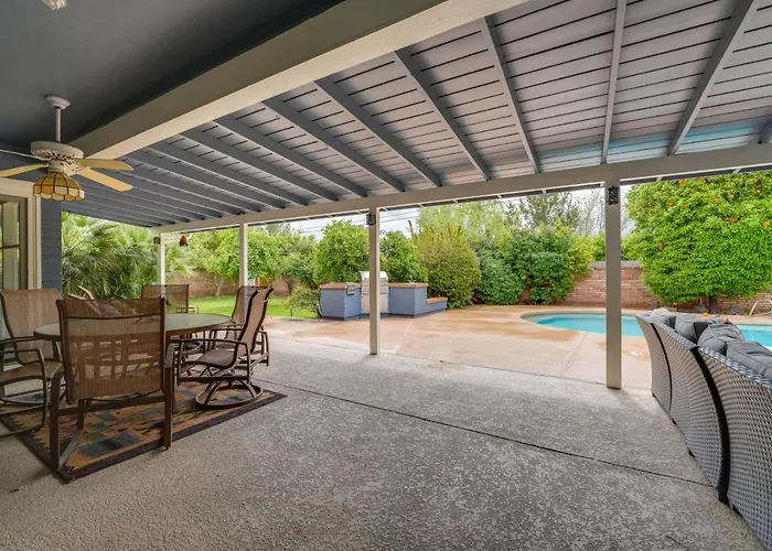Pool & Outdoor Kitchen: 10 Mi To Dtwn Holiday home Phoenix