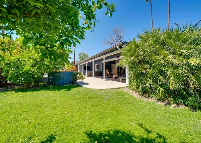 Pool & Outdoor Kitchen: 10 Mi To Dtwn Holiday home