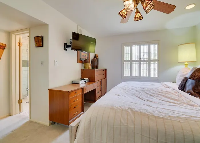 Pool & Outdoor Kitchen: 10 Mi To Dtwn