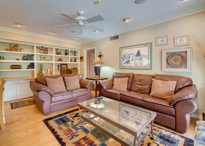 Holiday home Pool & Outdoor Kitchen: 10 Mi To Dtwn